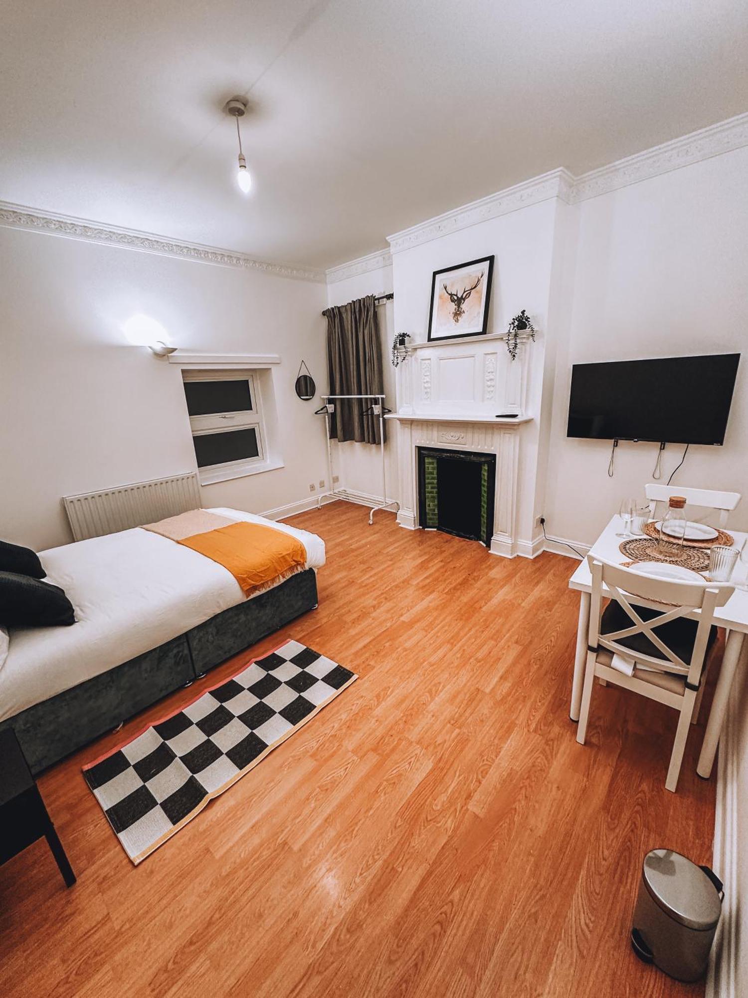 Spacious 3 Rooms In Tooting Londra Dış mekan fotoğraf
